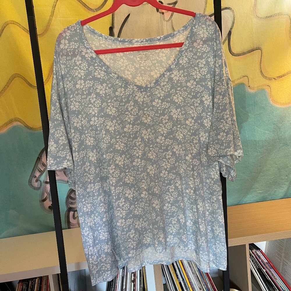 American Eagle Blue Floral Oversized Sif & Sexy Tee, XXL